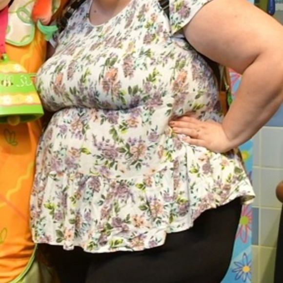 Torrid floral smocked top - Picture 3 of 4